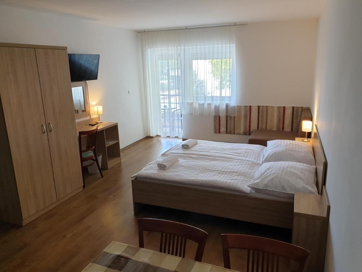 Adam Apartmanhaz Шиофок Экстерьер фото