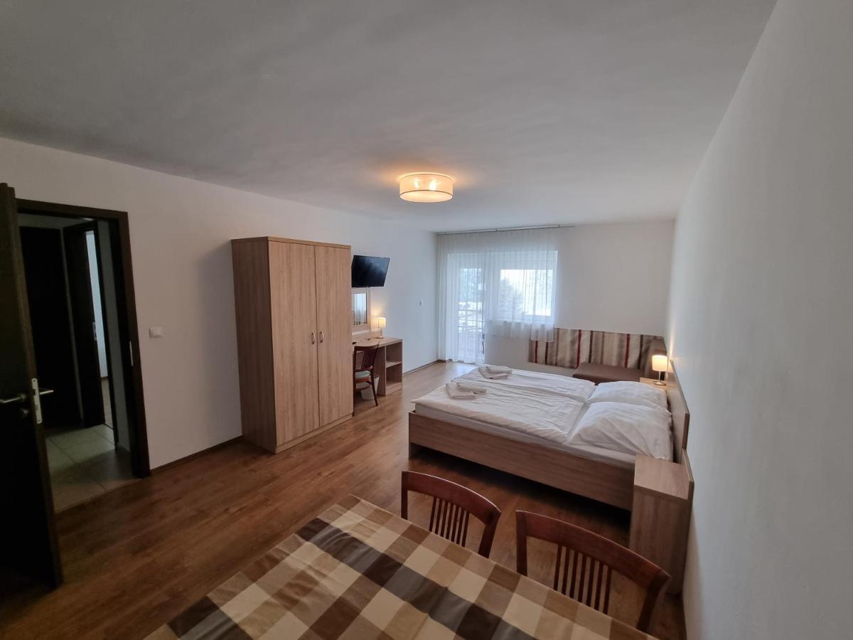 Adam Apartmanhaz Шиофок Экстерьер фото