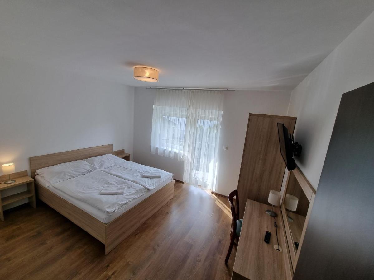 Adam Apartmanhaz Шиофок Экстерьер фото