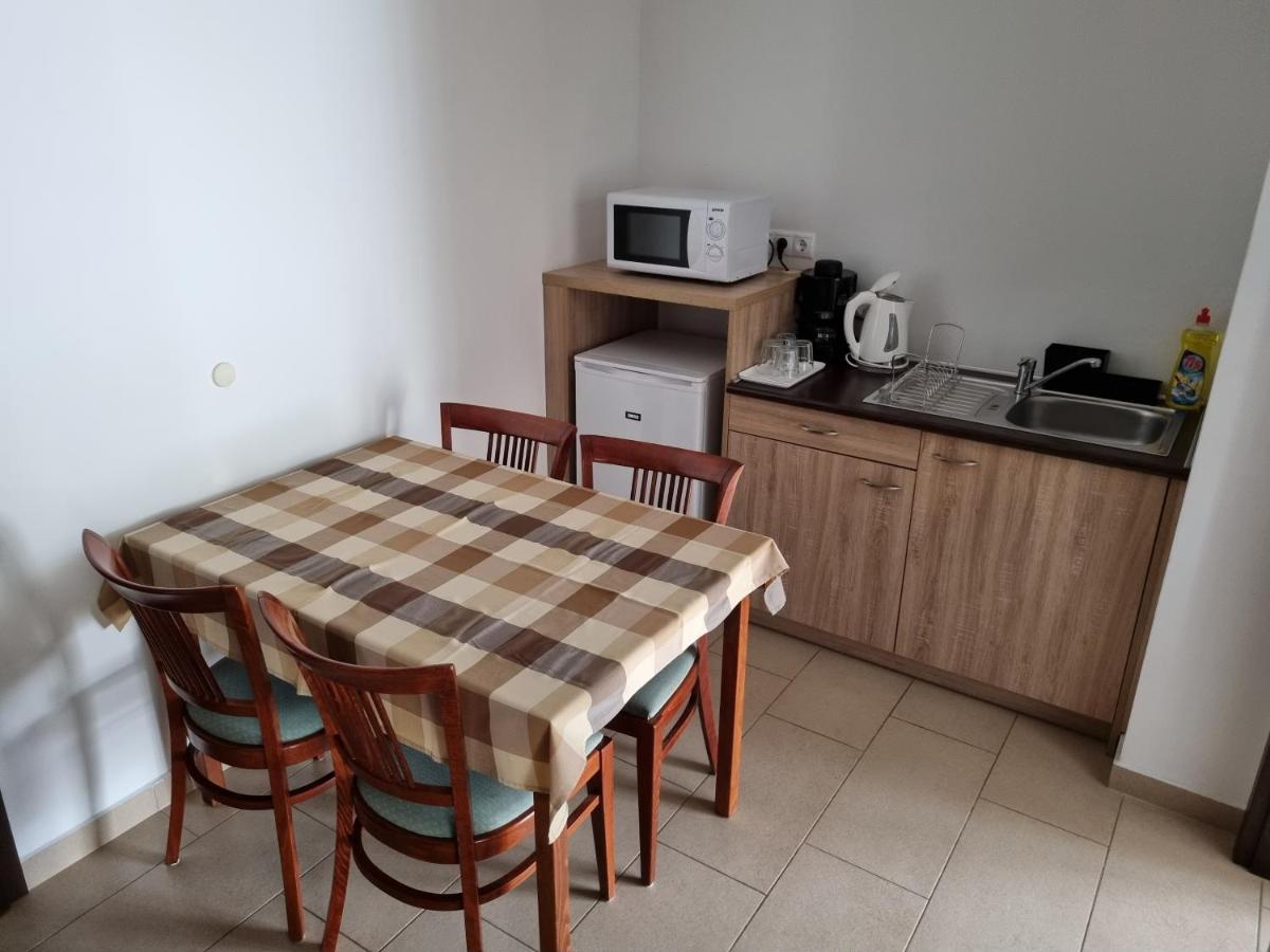 Adam Apartmanhaz Шиофок Экстерьер фото