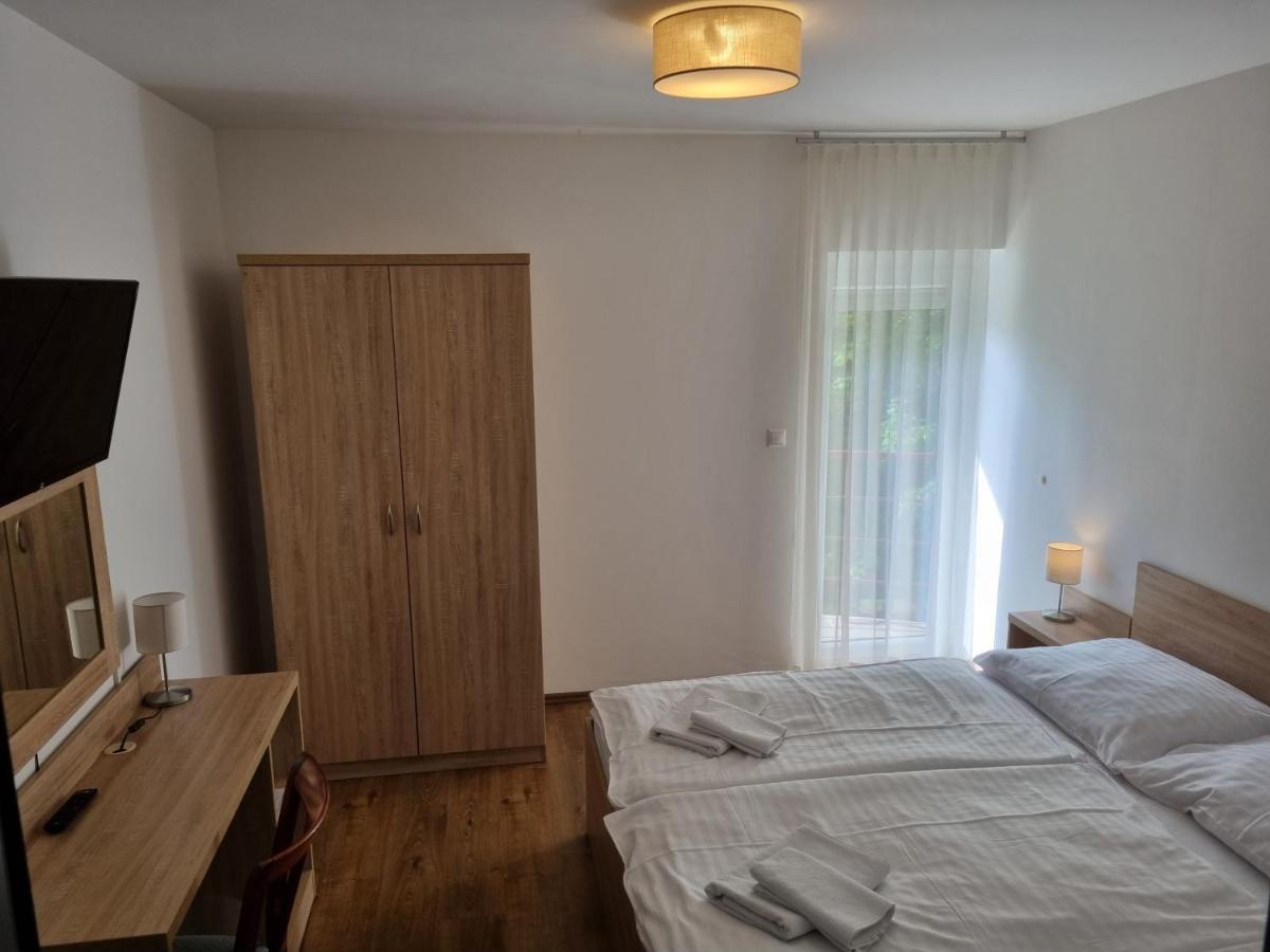 Adam Apartmanhaz Шиофок Экстерьер фото