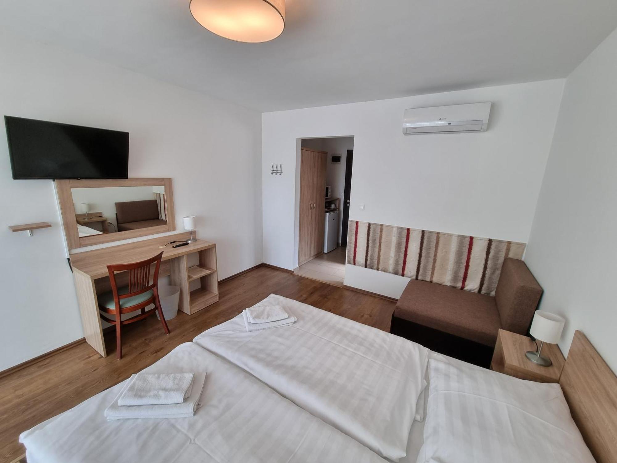 Adam Apartmanhaz Шиофок Номер фото