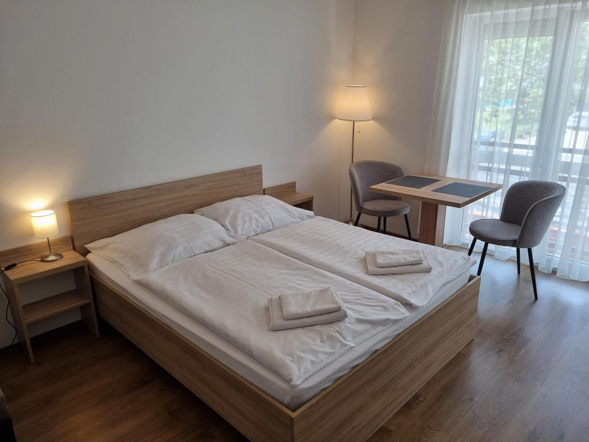 Adam Apartmanhaz Шиофок Номер фото