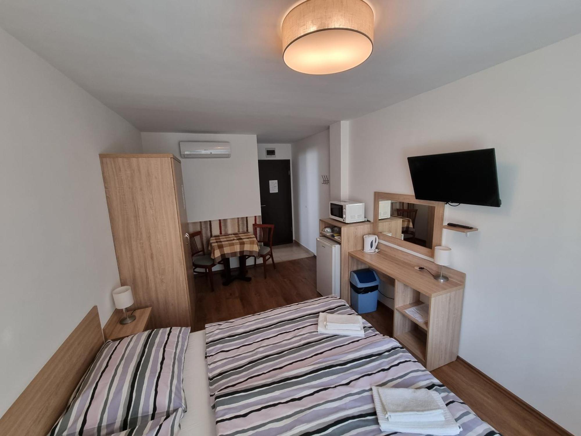 Adam Apartmanhaz Шиофок Номер фото