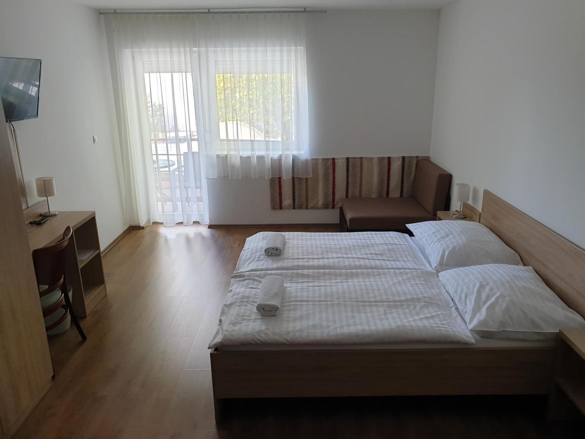 Adam Apartmanhaz Шиофок Номер фото