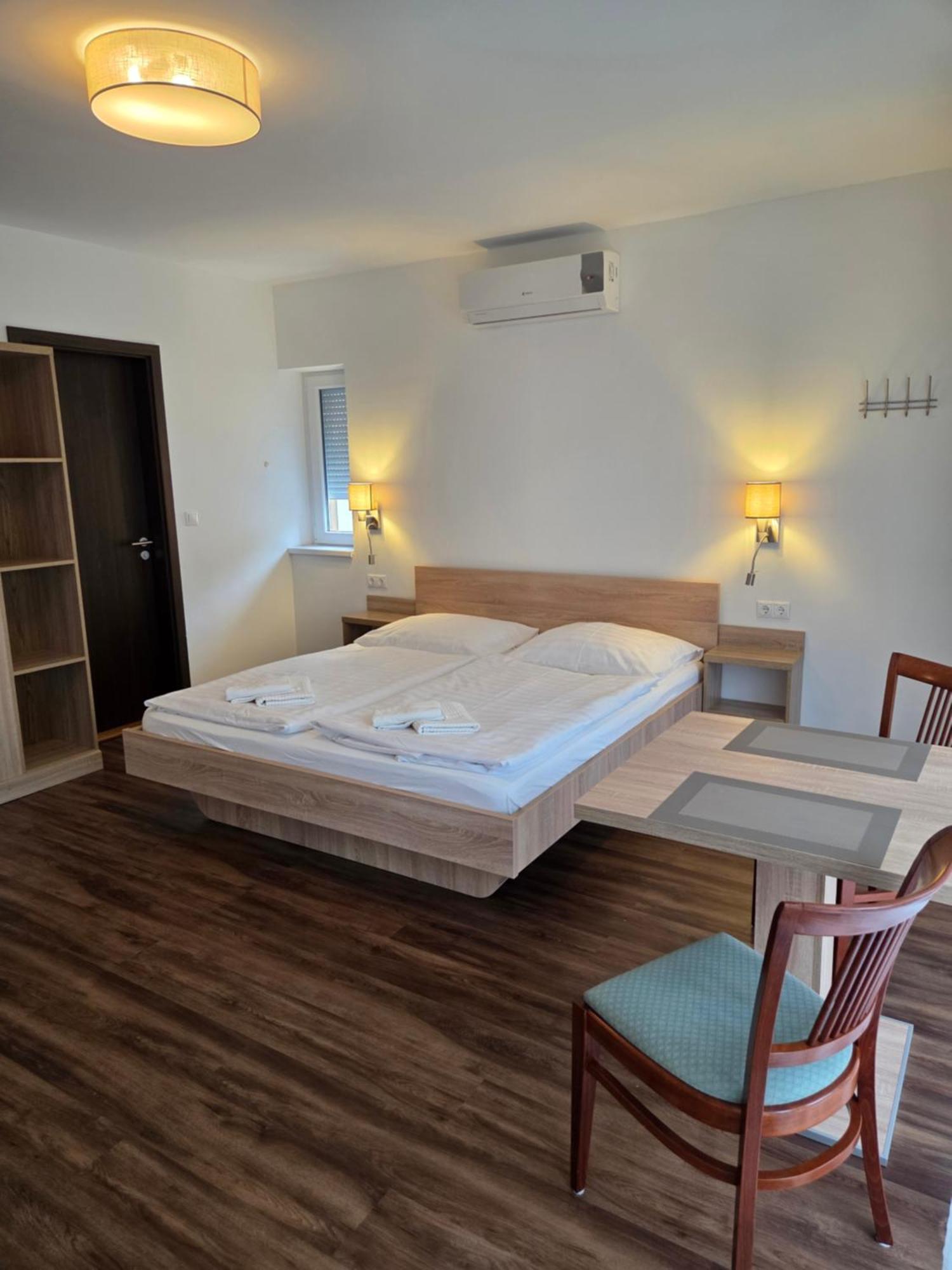 Adam Apartmanhaz Шиофок Экстерьер фото