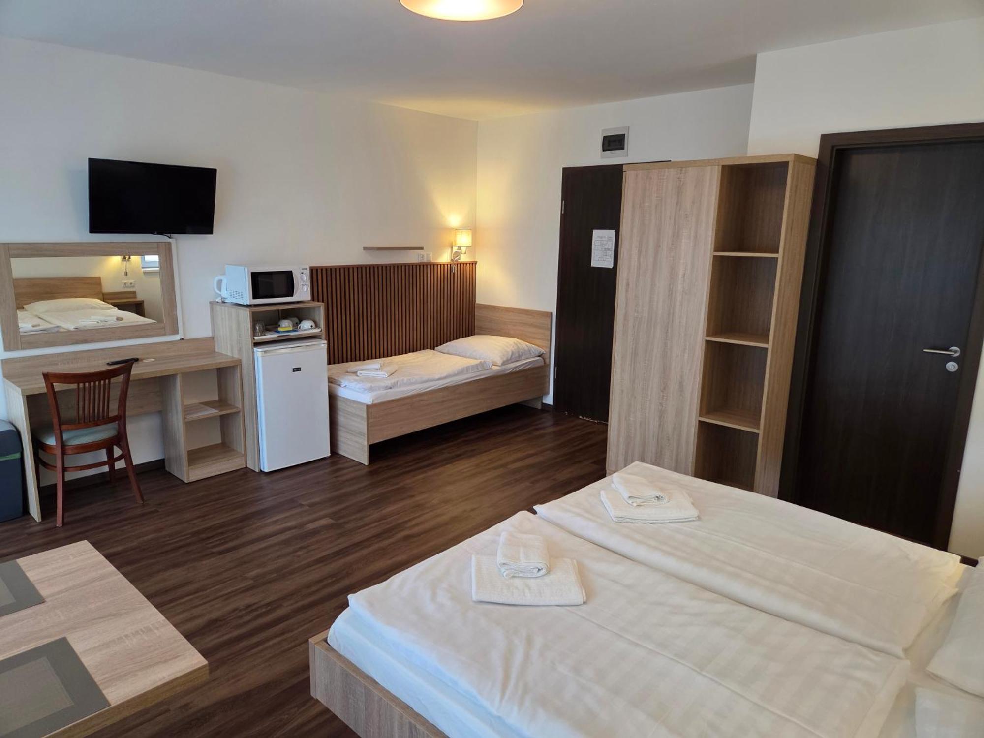 Adam Apartmanhaz Шиофок Экстерьер фото