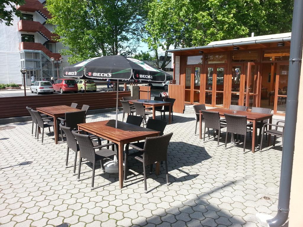 Adam Apartmanhaz Шиофок Экстерьер фото