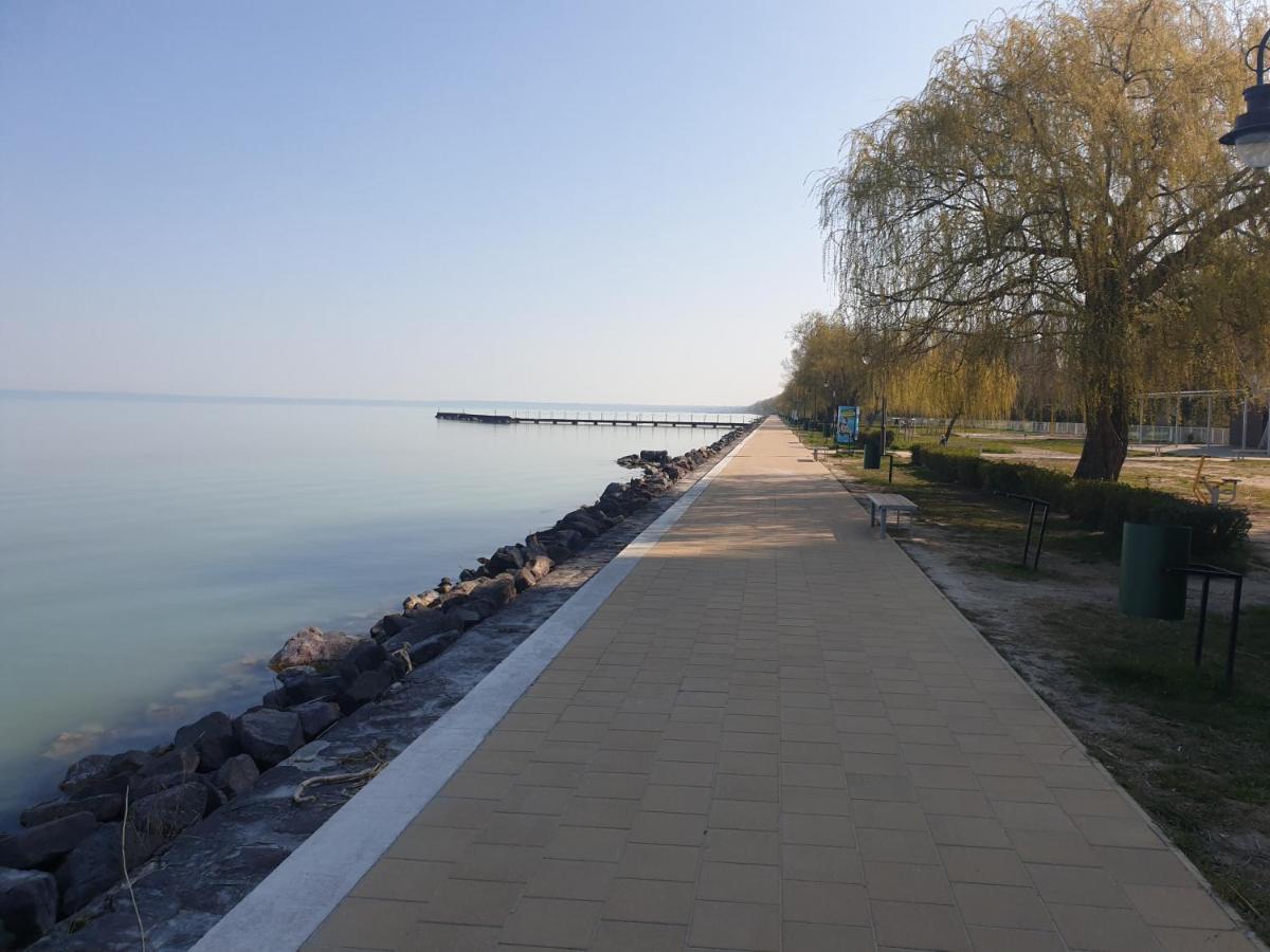 Adam Apartmanhaz Шиофок Экстерьер фото